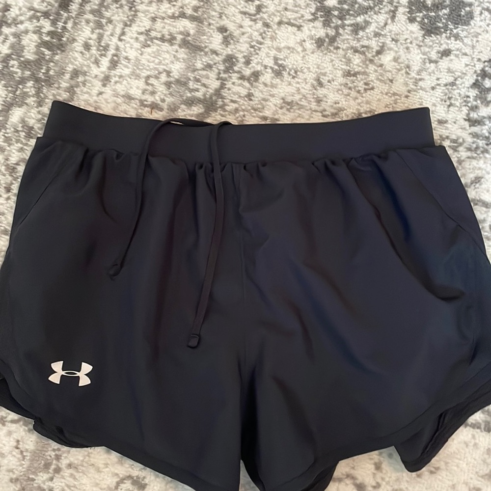 Under Armour size M black shorts